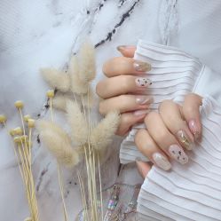 -米小兔美甲美睫