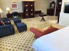 -深圳富苑皇冠假日套房酒店