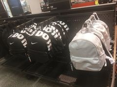-NIKE常州永宁换季优惠店