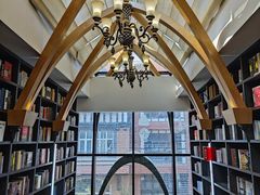 -钟书阁(松江泰晤士小镇店)