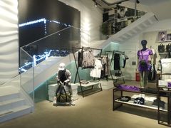 -阿迪达斯(武林银泰三叶草店)