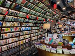 -钟书阁(珍园店)