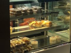 面包甜点陈列柜-白玉兰食品(甜云店)