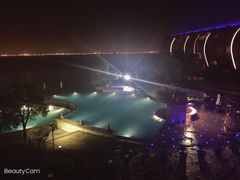 -上海滴水湖皇冠假日酒店