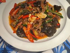 -川流不息·地道川菜·小龙虾(新松江路店)