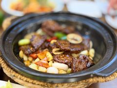 葱爆雪花牛肉-鸿运酒楼