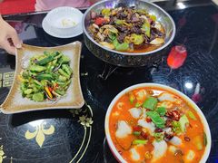 -醉美云南·云南菜主题餐厅(昆明站北京路双龙商场店)