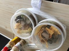 -丽丽三鲜螺蛳粉(田林路店)