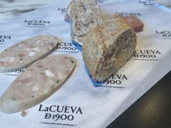 -La Cueva de 1900 / Ayuntamiento
