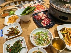 -青瓦餐厅·生鱼片·韩园烤肉(西塔店)