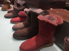 -UGG(燕莎奥特莱斯购物中心店)