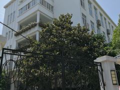 -上海市民办新华初级中学