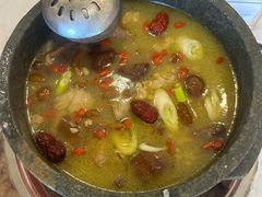 -鲁朗纳麦石锅鸡庄园