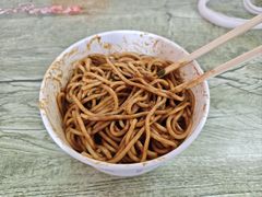 -球场热干面老店