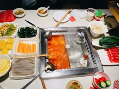 -海底捞火锅鲜切牛肉主题店(长寿路店)