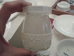 外送玻璃瓶（注意外面的小裙子哟）-燕庭·纯燕窝·甜品下午茶(南京西路店)