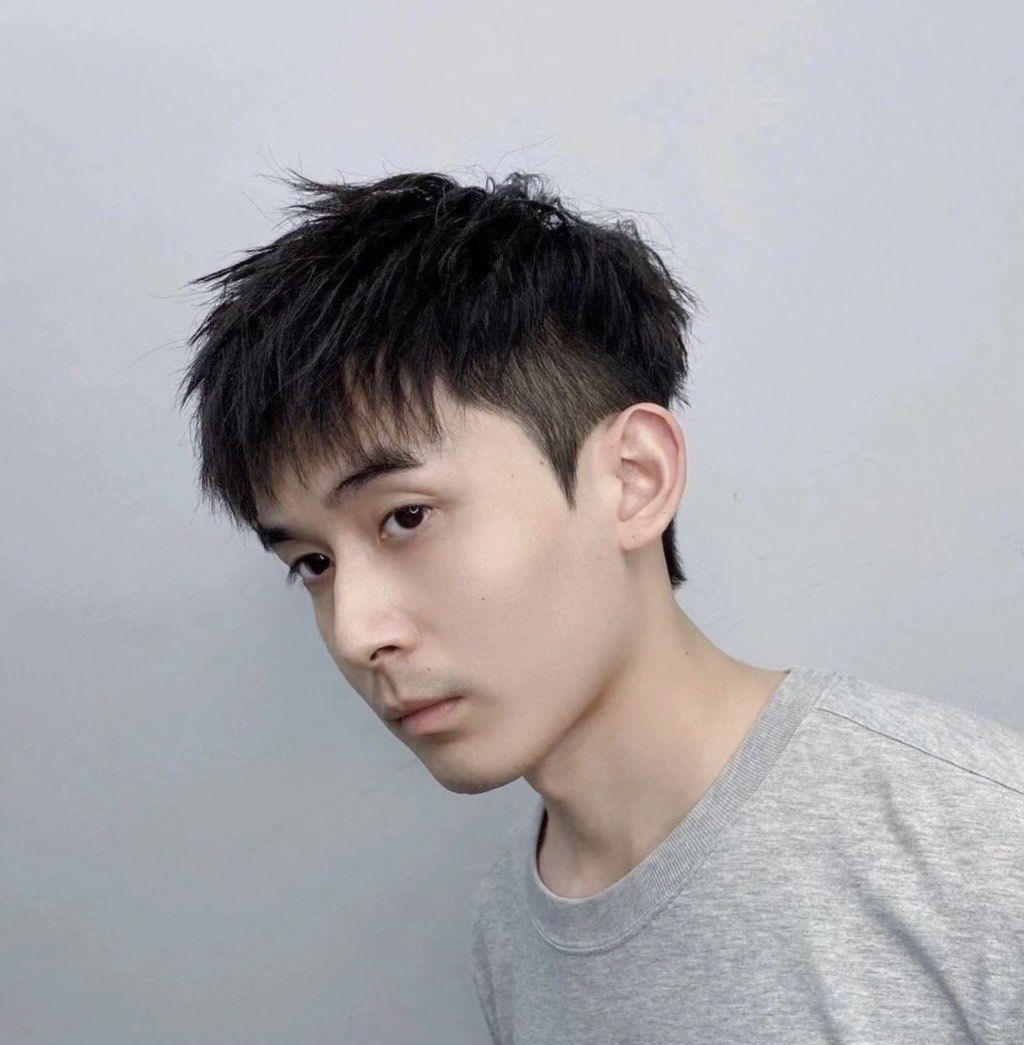 新潮男发型必看哦