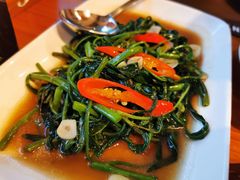 -Chom Cafe and Restaurant