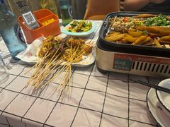 -顶峰夜宴·龙虾烧烤大排档(九江学院店)