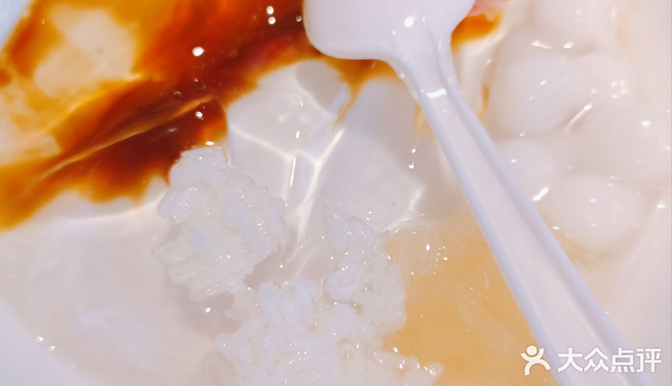 尝鲜街头美味指南，川菜就选它家[爱心]