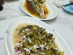 本地鱿鱼炒雪菜-金海湾海鲜排档(朱家尖店)