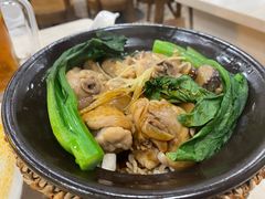 香菇滑鸡煲仔饭-喜莲咖啡