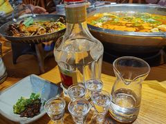 -野山舂·贵州现舂酸汤火锅(鸿通城店)