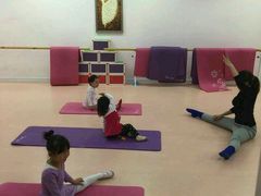 -艺彩童馨舞蹈培训学校(西湖道校区)