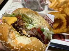-The Habit Burger Grill 哈比特汉堡(爱琴海店)
