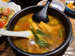 -明洞阿姨·韩式酱蟹烤肉·创意料理(三元桥店)