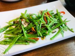 五彩花菇荷兰豆-云海肴·汽锅鸡·云南菜(苏州中心店)