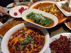 -巴特餐饮6加1音乐餐吧·新疆菜