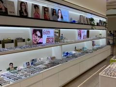 -J-Optical佳视明眼镜·蔡司视觉(青岛金茂览秀城店)