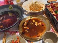 -肥肥虾庄·金牌油焖大虾(汉口城市广场店)