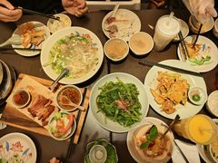 -大头虾越式风味餐厅(光明广场店)