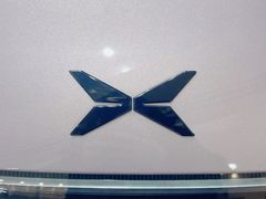 -小鹏汽车(上海静安大融城店)