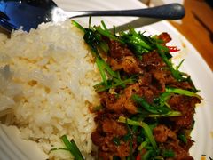 香菜肥牛盖码饭-弄堂咪道-饭香·面香·馄饨香(钦州北路田尚坊店)