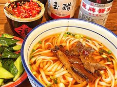 -矮子粉店1985·长沙米粉(湘春路店)