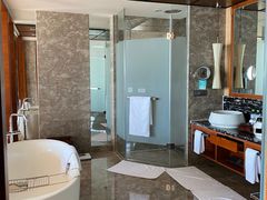 -三亚湾海居铂尔曼度假酒店