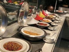 -飨食汇全日制餐厅·昆山皇冠假日酒店(九方店)