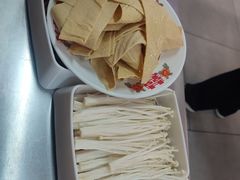 -肖婷姐大铁锅重庆火锅(南湖店)