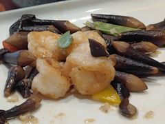 红松茸炒虾仁-香丰阁·烤鸭·川湘菜(清河店)