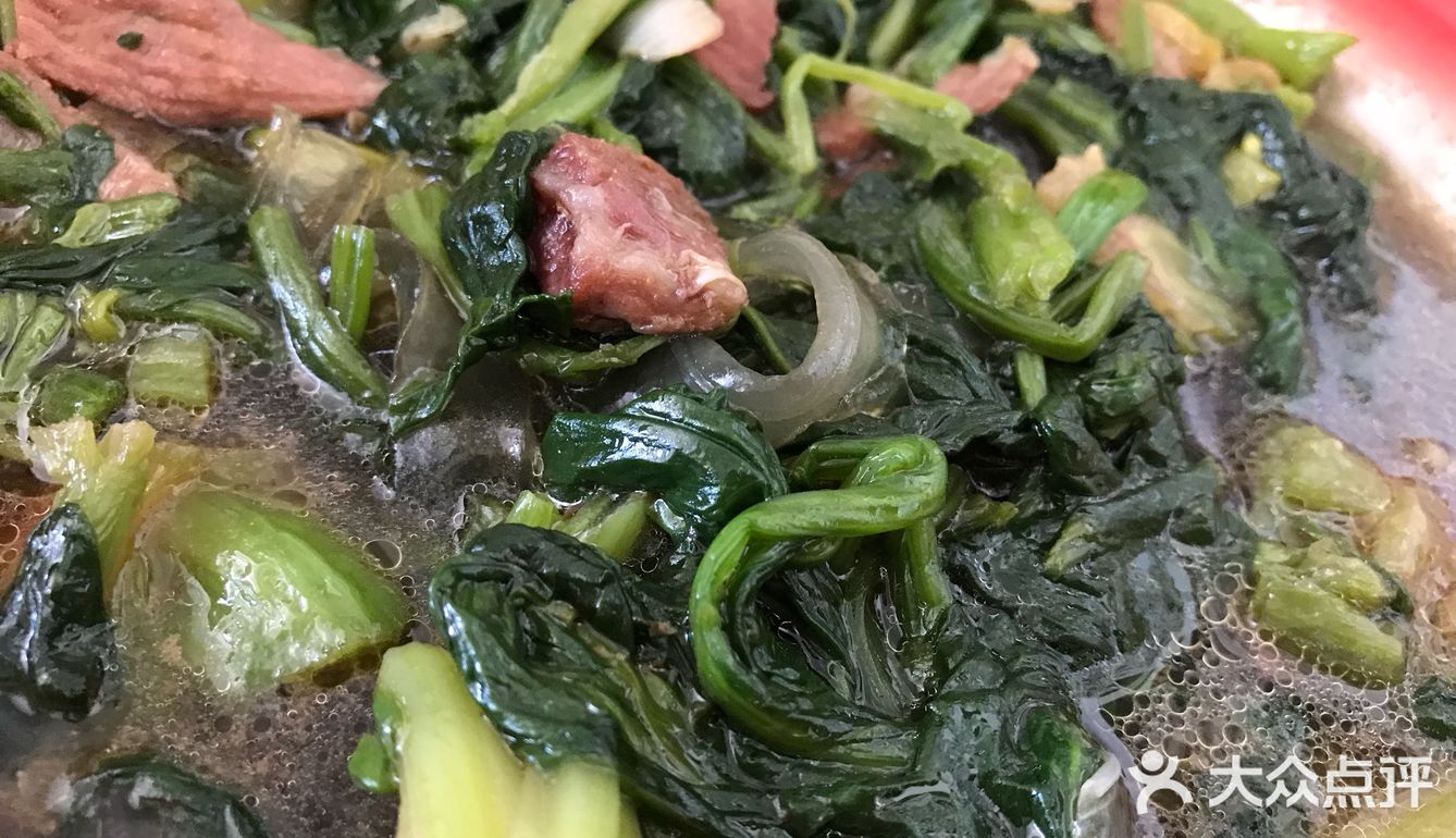懒人版必备菠菜粉条炖肉,超级好吃。