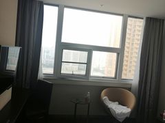 -桔子酒店(深圳东门湖贝地铁站店)