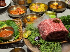 -草家酱蟹炭火烤肉店(珲春南路一店)