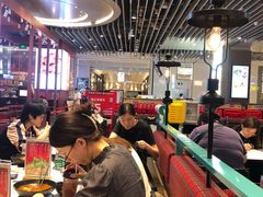 大堂-肥汁米蘭香港米线(长宁来福士店)