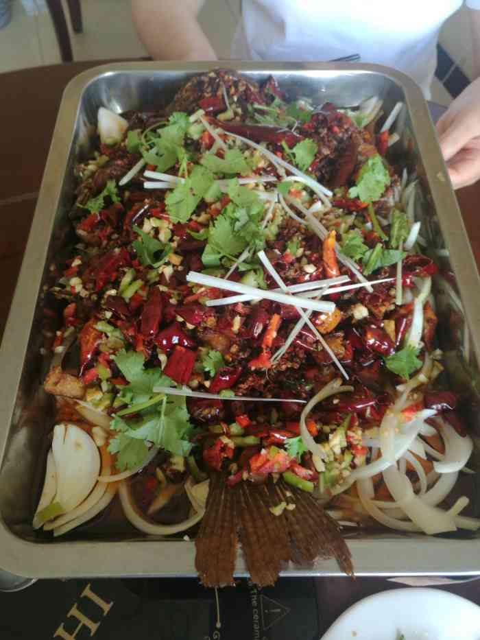 一城一味饭店-"天气特别热,就近找一个饭店吃饭吧,一开始.