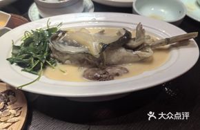 Braised River Pufferfish with Water Spinach