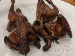 脆皮乳鸽-富哥食店