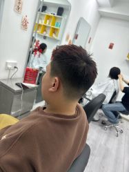 -LILI·HAIR SALON理理造型